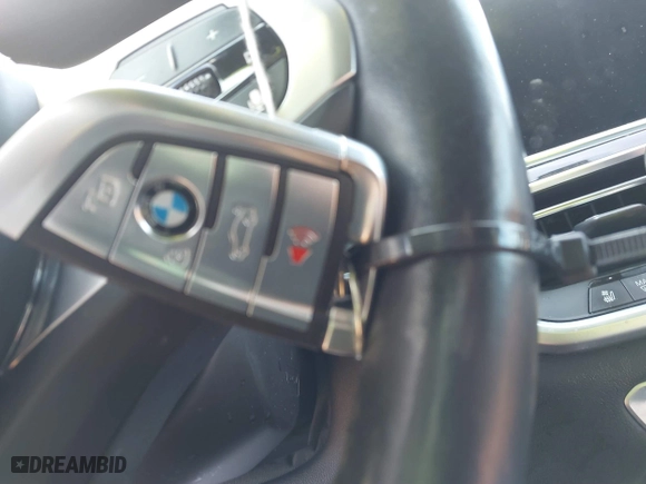 2022 BMW X7 M50i with VIN 5UXCX6C03N9M51772, listed as a IAAI auction lot 41780026 with 26,001 mi miles. Bid and sale history available at carsss.com. Image 11.
