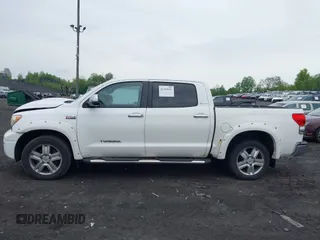 2009 Toyota Tundra Limited z VIN 5TFDW58169X086185, wystawiony jako IAAI lot #42240945 z przebiegiem 139 775 mil mil oraz . Historia ofert i sprzedaży dostępna na DreamBid. Obrazek 14.