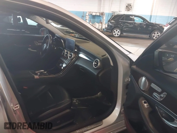 2015 Mercedes-Benz C 300 Luxury with VIN 55SWF4KB1FU087558, listed as a IAAI auction lot 41904253 with 82,901 mi miles and . Bid and sale history available at carsss.com. Image 5.