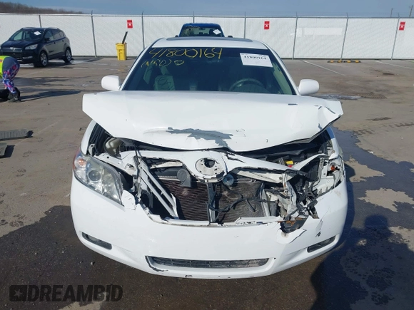 2009 Toyota Camry LE with VIN 4T1BK46K89U582997, listed as a IAAI auction lot 41800164 with 243,922 mi miles. Bid and sale history available at carsss.com. Image 12.