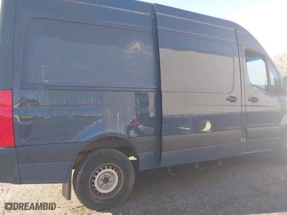 2019 Mercedes-Benz Sprinter Cargo Van with VIN WD4PF0CD5KP104611, listed as a IAAI auction lot 41256118 with 75,514 mi miles. Bid and sale history available at carsss.com. Image 12.
