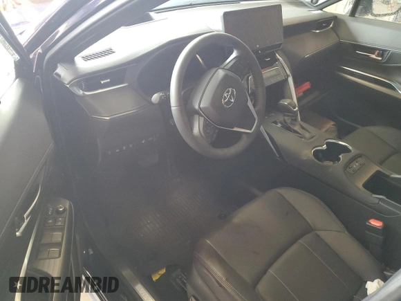 2024 Toyota Venza LE z VIN JTEAAAAH7RJ157202, wystawiony jako Copart lot #52748925 z przebiegiem Nie podano mil oraz Czysty tytuł • Clean title. Historia ofert i sprzedaży dostępna na DreamBid. Obrazek 8.