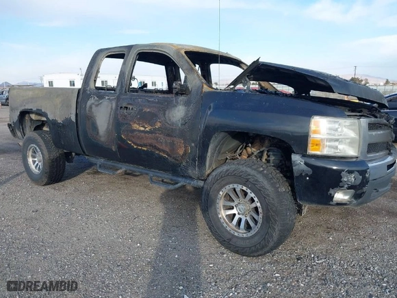 2009 Chevrolet Silverado 1500 LT with VIN 1GCEK29079Z134785, listed as a IAAI auction lot 41453672 with 1 mi miles. Bid and sale history available at carsss.com. Image 1.