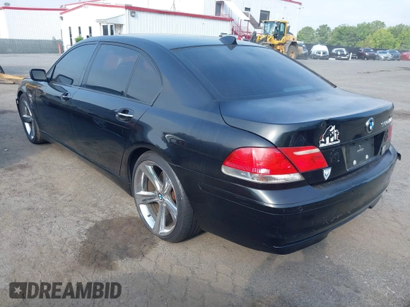 2008 BMW 7 Series 750Li z VIN WBAHN83518DT86472, wystawiony jako IAAI lot #42261898 z przebiegiem 175 875 mil mil oraz . Historia ofert i sprzedaży dostępna na DreamBid. Obrazek 3.