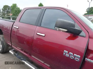2017 Ram 1500 SLT z VIN 1C6RR6TT8HS551192, wystawiony jako IAAI lot #42267442 z przebiegiem 201 423 mil mil oraz . Historia ofert i sprzedaży dostępna na DreamBid. Obrazek 13.