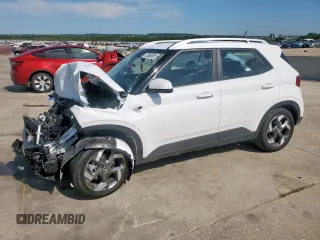2025 Hyundai Venue SEL z VIN KMHRC8A37SU365434, wystawiony jako Copart lot #52650835 z przebiegiem 922 mil mil oraz Szkody całkowita. Historia ofert i sprzedaży dostępna na DreamBid. Obrazek 1.