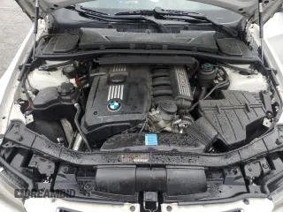 2007 BMW 3 Series 328i z VIN WBAVA335X7KX76319, wystawiony jako Copart lot #57342215 z przebiegiem 176 016 mil mil oraz Szkoda całkowita • Salvage title. Historia ofert i sprzedaży dostępna na DreamBid. Obrazek 11.
