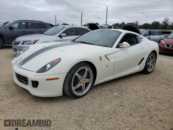 2010 Ferrari 599 z VIN ZFF60FCA0A0173683, wystawiony jako Copart lot #74913514 z przebiegiem Nie podano mil oraz Szkody całkowita. Historia ofert i sprzedaży dostępna na DreamBid. Obrazek 1.