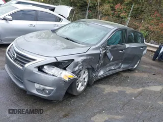 2014 Nissan Altima 2.5 with VIN 1N4AL3APXEC182763, listed as a IAAI auction lot 41943003 with 246,706 mi miles. Bid and sale history available at carsss.com. Image 2.
