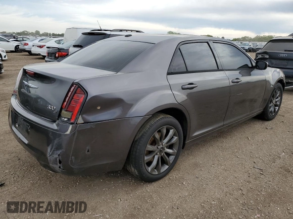 2014 Chrysler 300 S z VIN 2C3CCAGG3EH238946, wystawiony jako Copart lot #58564395 z przebiegiem 214 122 mil mil oraz Czysty tytuł • Clean title. Historia ofert i sprzedaży dostępna na DreamBid. Obrazek 3.