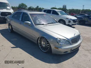 2002 Mercedes-Benz S-Class 4.3L with VIN WDBNG70J82A264713, listed as a IAAI auction lot 41859629 with 282,944 mi miles. Bid and sale history available at carsss.com. Image 1.