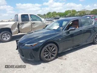 2025 Lexus IS 350 F Sport z VIN JTHBZ1B2XS5084514, wystawiony jako IAAI lot #42125934 z przebiegiem 2 200 mil mil oraz . Historia ofert i sprzedaży dostępna na DreamBid. Obrazek 2.