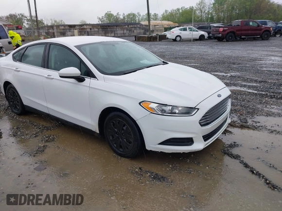 2013 Ford Fusion S with VIN 3FA6P0G76DR211501, listed as a IAAI auction lot 42095275 with 205,716 mi miles. Bid and sale history available at carsss.com. Image 1.