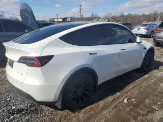 2022 Tesla Model Y Long Range with VIN 7SAYGDEE6NF454386, listed as a Copart auction lot 43506955 with 45,911 mi miles and Salvage Title. Bid and sale history available at DreamBid. Image 3.