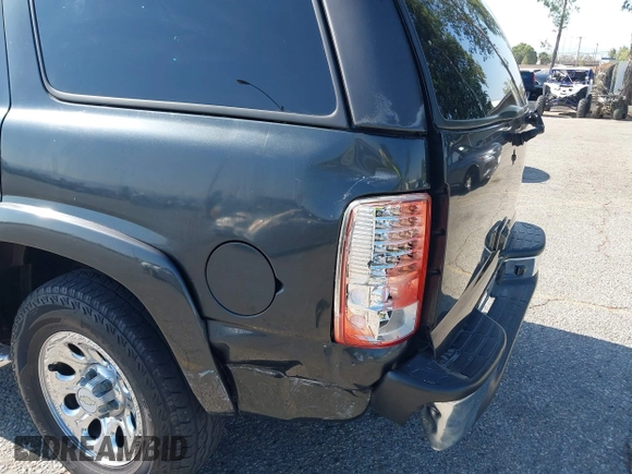 2003 Chevrolet Tahoe LS с VIN 1GNEC13V73R291212, выставлен на аукционе IAAI как лот 42373833 с пробегом 113 412 миль миль и . История ставок и продаж доступна на DreamBid. Изображение 6.