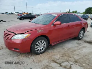 2008 Toyota Camry LE z VIN 4T4BE46K58R017943, wystawiony jako Copart lot #58187575 z przebiegiem 179 373 mil mil oraz Czysty tytuł • Clean title. Historia ofert i sprzedaży dostępna na DreamBid. Obrazek 1.