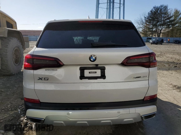 2021 BMW X5 xDrive40i z VIN 5UXCR6C06M9E05607, wystawiony jako Copart lot #52524425 z przebiegiem Nie podano mil oraz Szkoda całkowita • Salvage title. Historia ofert i sprzedaży dostępna na DreamBid. Obrazek 6.