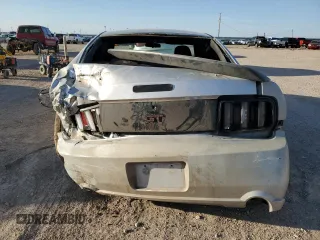 2006 Ford Mustang GT Deluxe z VIN 1ZVFT82H065132980, wystawiony jako Copart lot #52818745 z przebiegiem 207 854 mil mil oraz Szkoda całkowita • Salvage title. Historia ofert i sprzedaży dostępna na DreamBid. Obrazek 6.