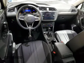 2022 Volkswagen Tiguan SE z VIN 3VV2B7AX0NM148761, wystawiony jako Copart lot #60618595 z przebiegiem 68 437 mil mil oraz Szkoda całkowita • Salvage title. Historia ofert i sprzedaży dostępna na DreamBid. Obrazek 8.