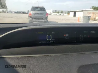 2017 Toyota Prius Two z VIN JTDKBRFU9H3568985, wystawiony jako Copart lot #56300855 z przebiegiem 104 705 mil mil oraz Szkoda całkowita • Salvage title. Historia ofert i sprzedaży dostępna na DreamBid. Obrazek 9.