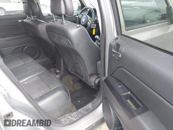 2016 Jeep Patriot Sport with VIN 1C4NJRBB8GD647299, listed as a IAAI auction lot 41673086 with 95,321 mi miles and . Bid and sale history available at DreamBid. Image 8.
