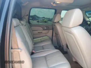 2007 Chevrolet Avalanche LTZ z VIN 3GNFK123X7G199783, wystawiony jako Copart lot #62085045 z przebiegiem 231 561 mil mil oraz Szkoda całkowita • Salvage title. Historia ofert i sprzedaży dostępna na DreamBid. Obrazek 10.