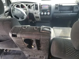 2008 Toyota Tundra z VIN 5TBDV54178S493793, wystawiony jako Copart lot #52105835 z przebiegiem 274 668 mil mil oraz Czysty tytuł • Clean title. Historia ofert i sprzedaży dostępna na DreamBid. Obrazek 8.