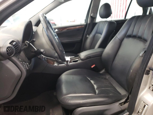 2005 Mercedes-Benz C 240 z VIN WDBRH81JX5F565395, wystawiony jako Copart lot #69967244 z przebiegiem 141 692 mil mil oraz Nie do naprawy. Historia ofert i sprzedaży dostępna na DreamBid. Obrazek 7.