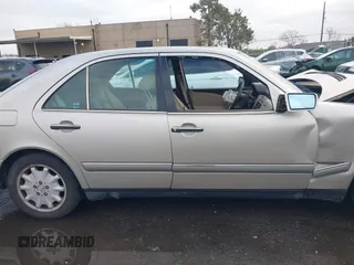 1997 Mercedes-Benz E-Class with VIN WDBJF55F3VA391335, listed as a IAAI auction lot 41606546 with 1 mi miles. Bid and sale history available at carsss.com. Image 14.