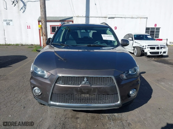 2013 Mitsubishi Outlander SE with VIN JA4JT3AW5DU020110, listed as a IAAI auction lot 41738969 with 125,246 mi miles. Bid and sale history available at carsss.com. Image 12.