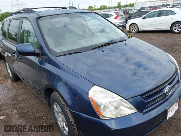 2008 Kia Sedona LX with VIN KNDMB233X86251114, listed as a IAAI auction lot 42228426 with 298,828 mi miles and . Bid and sale history available at carsss.com. Image 1.
