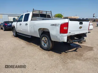 2009 Chevrolet Silverado 3500HD with VIN 1GBHK83699F159061, listed as a IAAI auction lot 41982560 with 352,309 mi miles and . Bid and sale history available at DreamBid. Image 3.