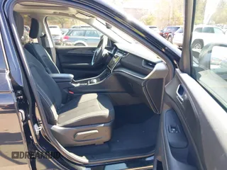 2024 Jeep Grand Cherokee Laredo z VIN 1C4RJHAG3RC697996, wystawiony jako IAAI lot #41973399 z przebiegiem 14 680 mil mil oraz . Historia ofert i sprzedaży dostępna na DreamBid. Obrazek 5.