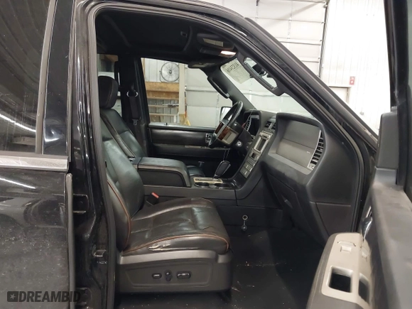 2007 Lincoln Navigator with VIN 5LMFU28537LJ02193, listed as a IAAI auction lot 41323416 with 259,747 mi miles. Bid and sale history available at carsss.com. Image 5.