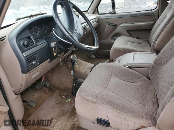 1993 Ford F-250 с VIN 1FTHX26M7PKA39302, выставлен на аукционе Copart как лот 43181105 с пробегом 274 377 миль миль и Списание • Salvage title. История ставок и продаж доступна на DreamBid. Изображение 7.