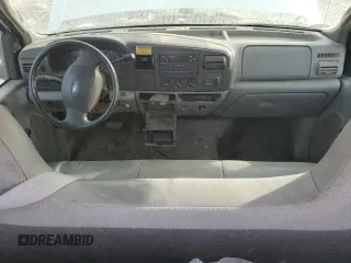 2005 Ford F-350 XL с VIN 1FDSF34595EC82207, выставлен на аукционе Copart как лот 81135964 с пробегом Не указан миль и Списание • Salvage title. История ставок и продаж доступна на DreamBid. Изображение 8.