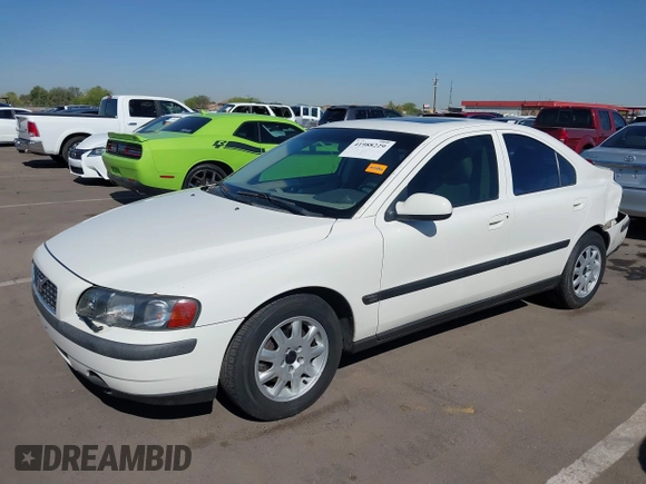 2002 Volvo S60 with VIN YV1RS61RX22155450, listed as a IAAI auction lot 41988229 with 86,115 mi miles. Bid and sale history available at carsss.com. Image 2.