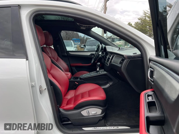 2018 Porsche Macan GTS with VIN WP1AG2A59JLB62195, listed as a Copart auction lot 50828585 with 161,285 mi miles and Clean Title. Bid and sale history available at DreamBid. Image 5.