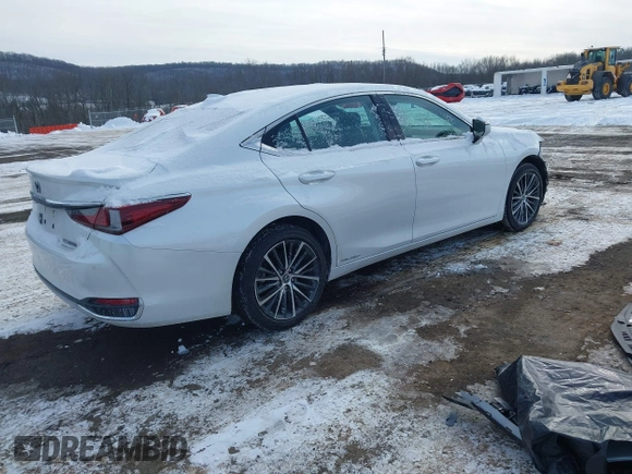 2022 Lexus ES 300h with VIN 58ADA1C17NU025202, listed as a IAAI auction lot 41370590 with 15,105 mi miles and . Bid and sale history available at DreamBid. Image 4.