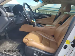 2014 Lexus LS 460 z VIN JTHCL5EF5E5022213, wystawiony jako Copart lot #55564585 z przebiegiem 176 053 mil mil oraz Szkoda całkowita • Salvage title. Historia ofert i sprzedaży dostępna na DreamBid. Obrazek 7.