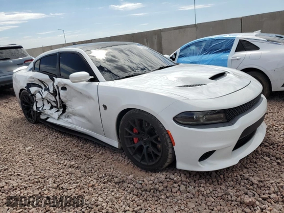 2015 Dodge Charger SRT Hellcat z VIN 2C3CDXL95FH836383, wystawiony jako Copart lot #69593084 z przebiegiem 48 494 mil mil oraz Szkoda całkowita • Salvage title. Historia ofert i sprzedaży dostępna na DreamBid. Obrazek 4.