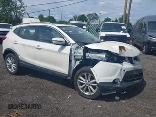 2017 Nissan Rogue SV with VIN JN1BJ1CR0HW112444, listed as a IAAI auction lot 42763989 with 149,879 mi miles and . Bid and sale history available at DreamBid. Image 1.
