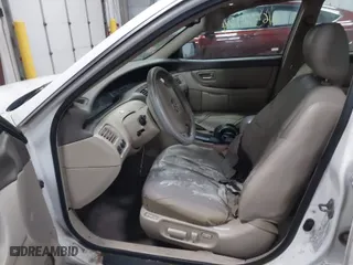 2002 Toyota Avalon XL with VIN 4T1BF28B42U239177, listed as a IAAI auction lot 41652924 with 1 mi miles. Bid and sale history available at carsss.com. Image 5.