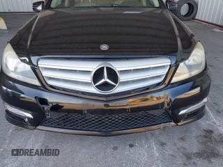 2013 Mercedes-Benz C-Class C 250 Sport with VIN WDDGF4HB8DR300192, listed as a IAAI auction lot 41982295 with 94,414 mi miles. Bid and sale history available at carsss.com. Image 6.
