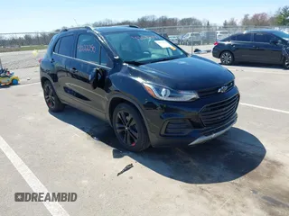 2020 Chevrolet Trax LT z VIN 3GNCJLSB4LL319247, wystawiony jako IAAI lot #42022250 z przebiegiem 74 877 mil mil oraz . Historia ofert i sprzedaży dostępna na DreamBid. Obrazek 1.