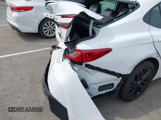 2025 Toyota Camry LE z VIN 4T1DAACK0SU076570, wystawiony jako IAAI lot #42095067 z przebiegiem 9 165 mil mil oraz . Historia ofert i sprzedaży dostępna na DreamBid. Obrazek 18.