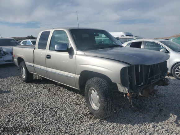 1999 GMC New Sierra 1500 SLE with VIN 1GTEK19T9XE532699, listed as a Copart auction lot 75022694 with NaN miles and Salvage Title. Bid and sale history available at carsss.com. Image 4.