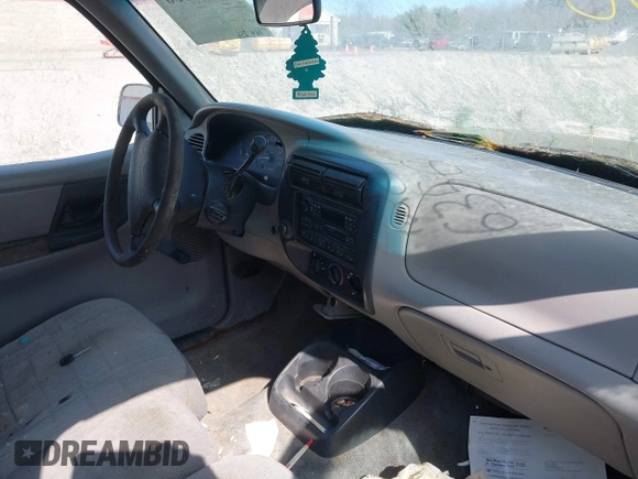 1996 Ford Ranger XL z VIN 1FTCR14U4TTA10829, wystawiony jako IAAI lot #42096356 z przebiegiem 164 256 mil mil oraz . Historia ofert i sprzedaży dostępna na DreamBid. Obrazek 5.