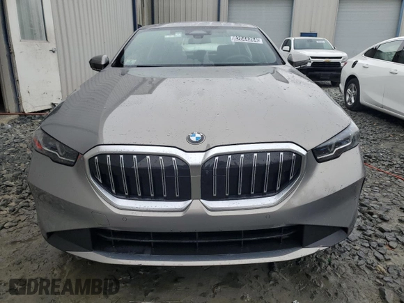 2024 BMW 5 Series 530i xDrive with VIN WBA53FJ03RCR50103, listed as a Copart auction lot 82044264 with 15,686 mi miles and Clean Title. Bid and sale history available at carsss.com. Image 5.