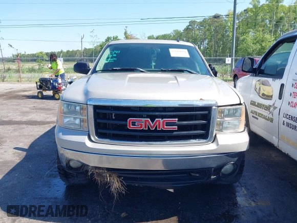 2007 GMC Sierra 1500 SLE1 z VIN 3GTEC13C37G538920, wystawiony jako IAAI lot #42188019 z przebiegiem 262 302 mil mil oraz . Historia ofert i sprzedaży dostępna na DreamBid. Obrazek 12.